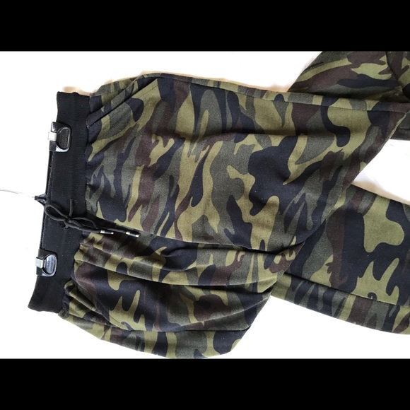 Green camo Fashion Nova casual pant - Picture 4 of 6